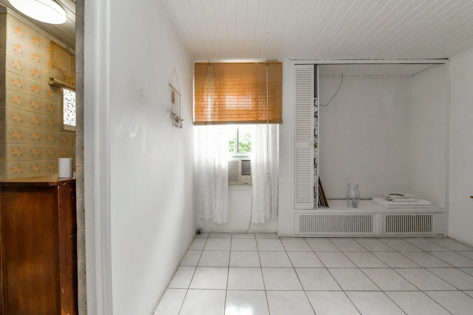 Significant Price Improvement Spacious Villa with Oversized Rooms on Double Lot — photo 5