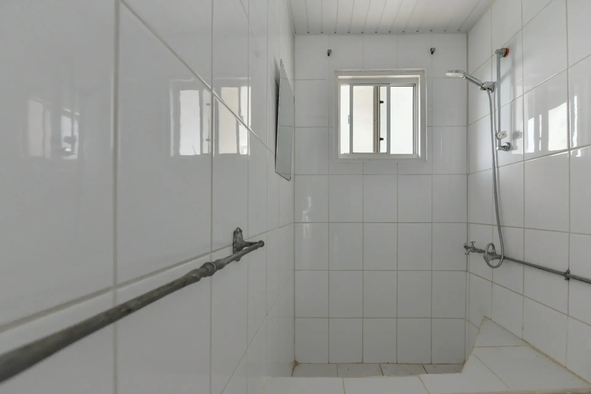 Significant Price Improvement Spacious Villa with Oversized Rooms on Double Lot — photo 13