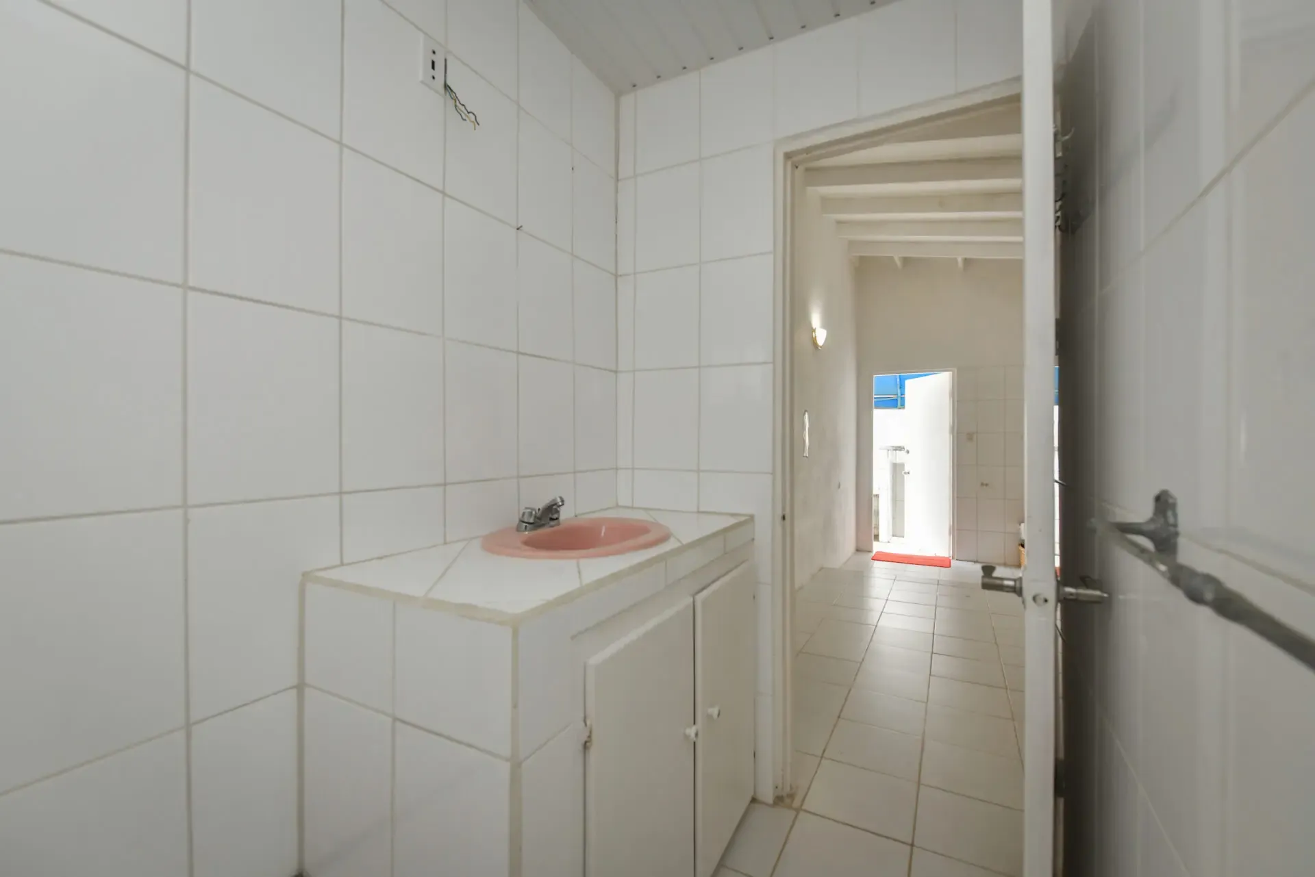 Significant Price Improvement Spacious Villa with Oversized Rooms on Double Lot — photo 14