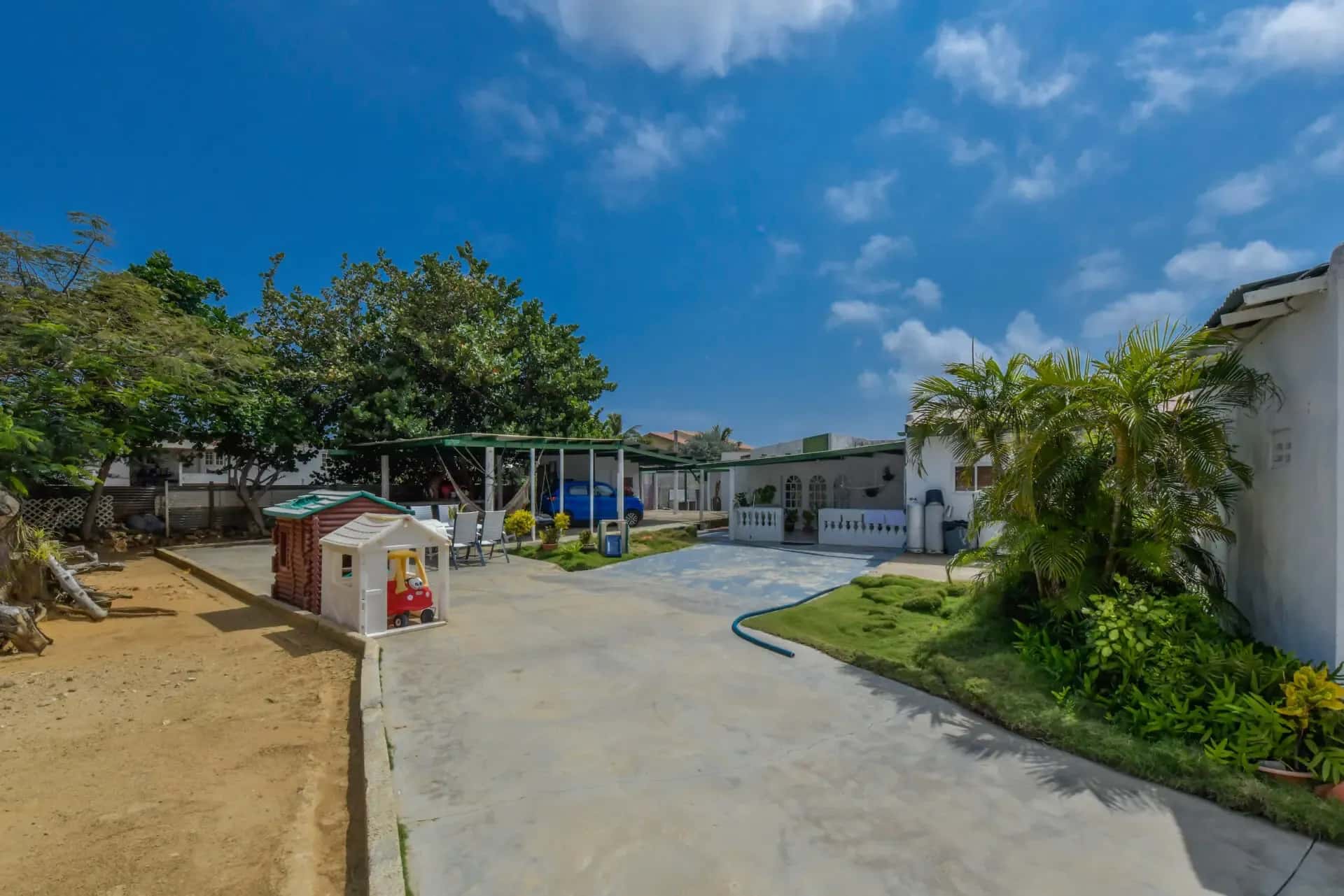 Significant Price Improvement Spacious Villa with Oversized Rooms on Double Lot — photo 20