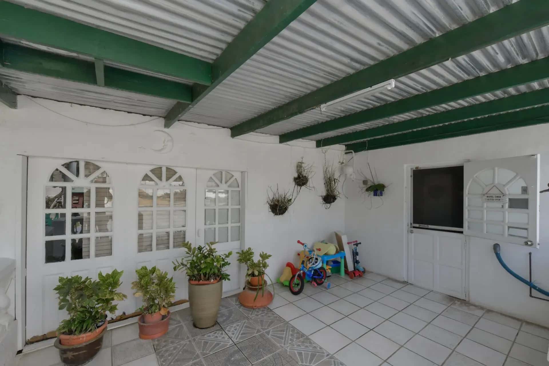 Significant Price Improvement Spacious Villa with Oversized Rooms on Double Lot — photo 23