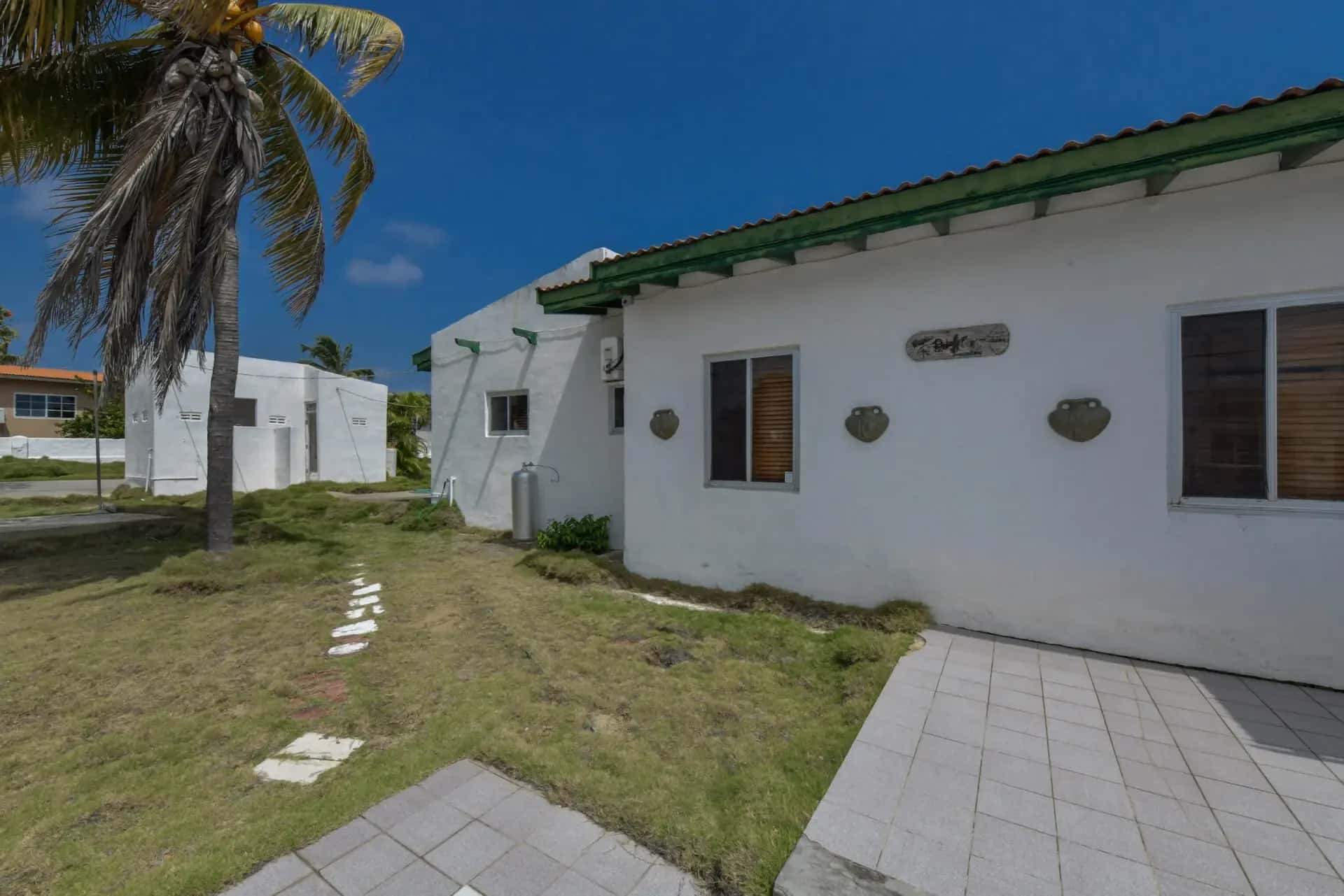 Significant Price Improvement Spacious Villa with Oversized Rooms on Double Lot — photo 24