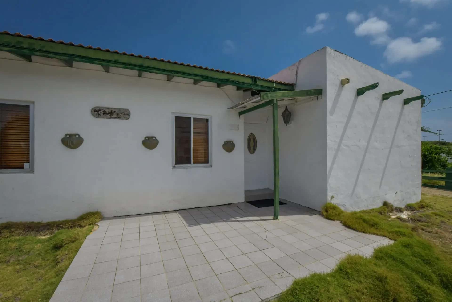 Significant Price Improvement Spacious Villa with Oversized Rooms on Double Lot — photo 25