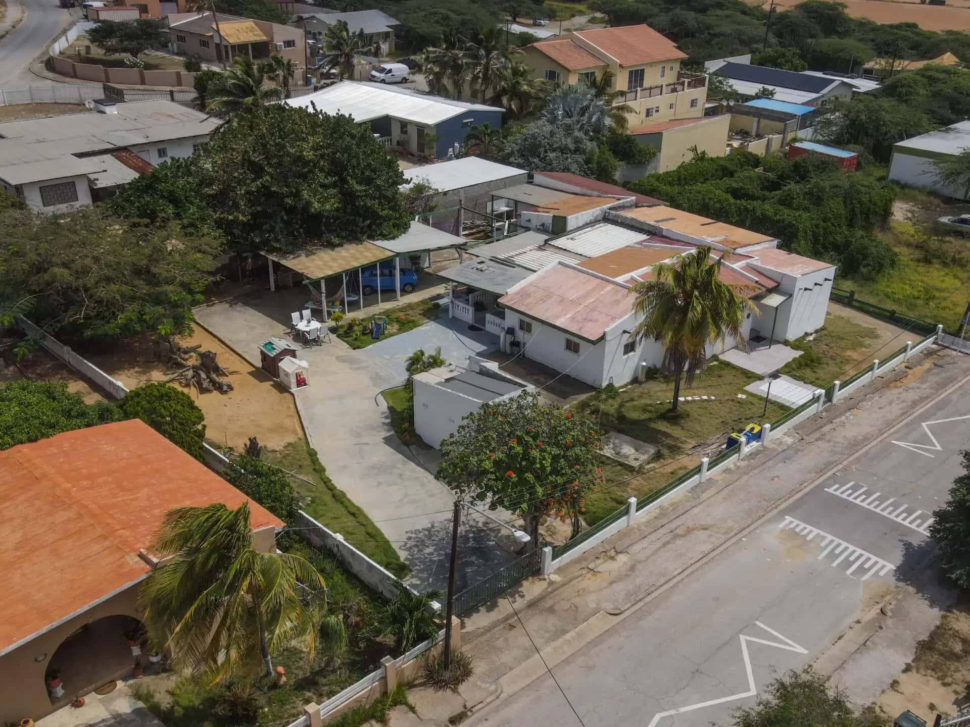 Significant Price Improvement Spacious Villa with Oversized Rooms on Double Lot — photo 26
