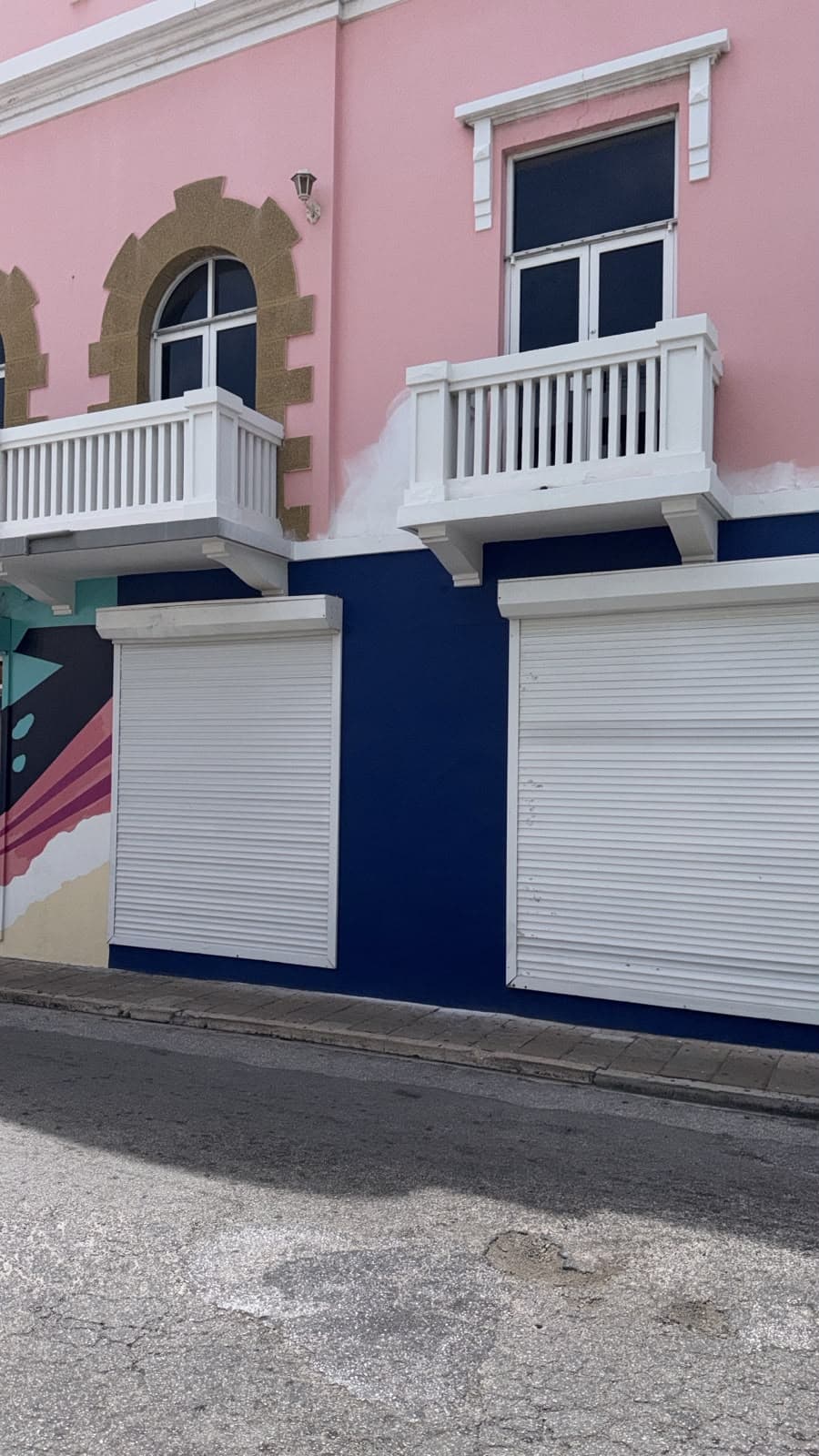 Prime Commercial Space Available for Rent in Oranjestad! — photo 1