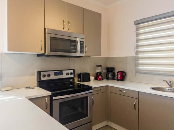Gold Coast Condo — photo 5