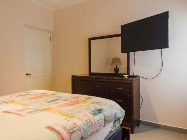 Gold Coast Condo — photo 7