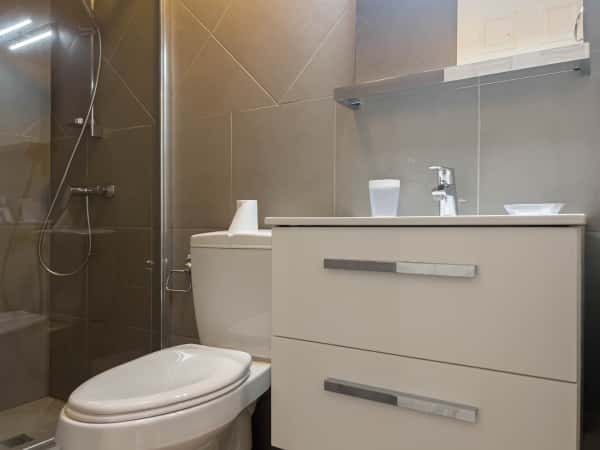 Gold Coast Condo — photo 9