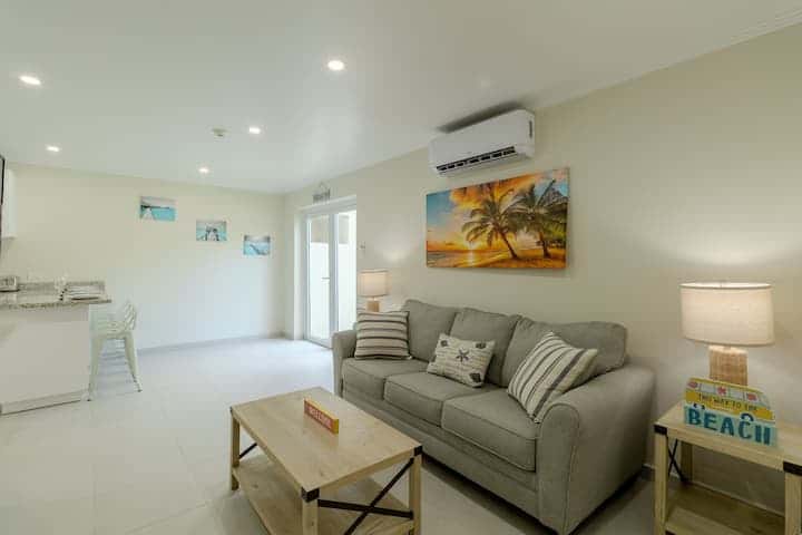 Luxe Condo 3 min to Beach, Summer Side by Bocobay — photo 5
