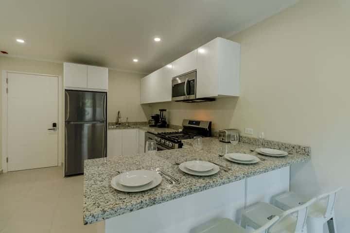 Luxe Condo 3 min to Beach, Summer Side by Bocobay — photo 9