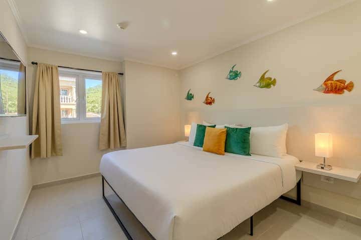Luxe Condo 3 min to Beach, Summer Side by Bocobay — photo 12