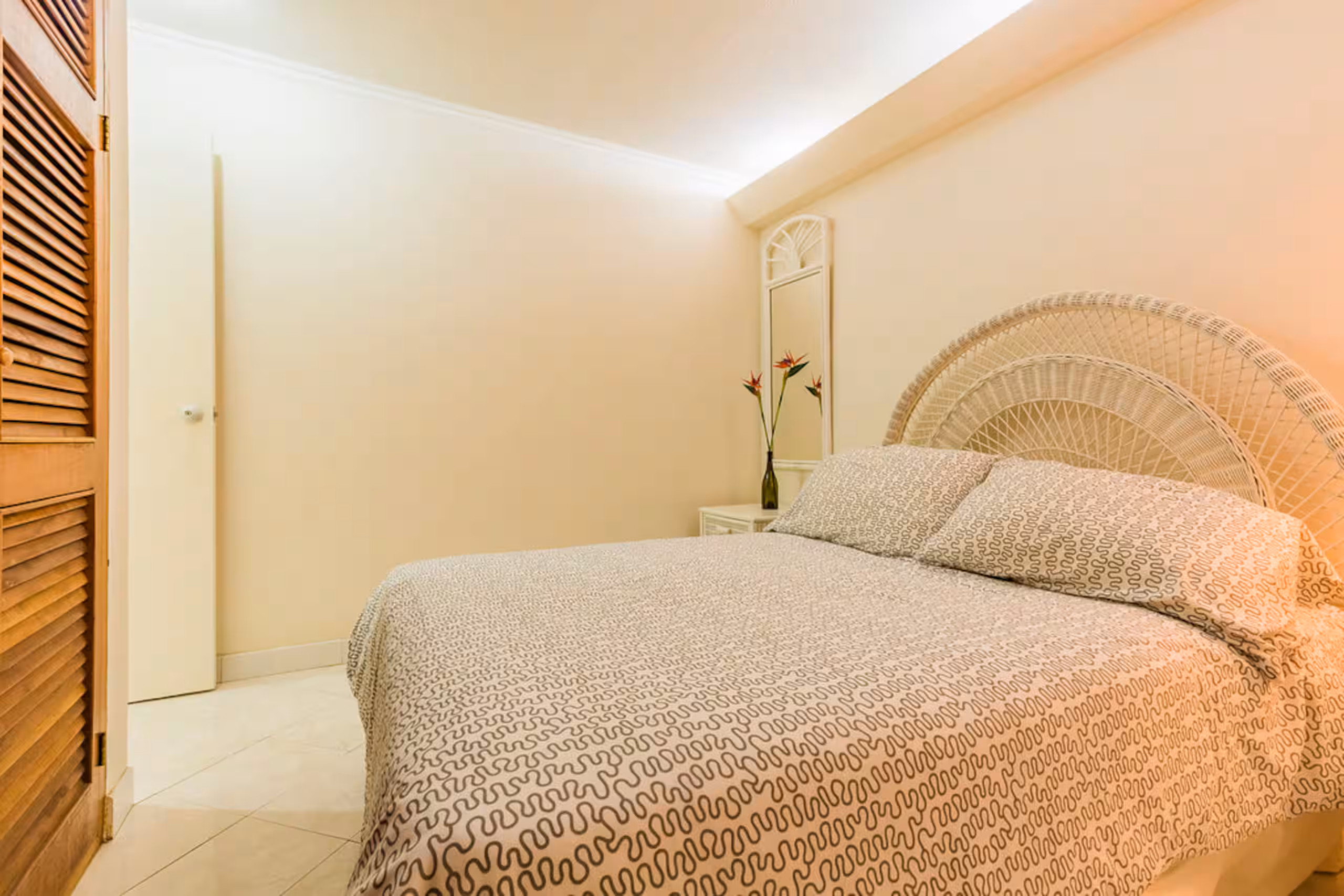 Palm Beach, 2 Bedroom — photo 20