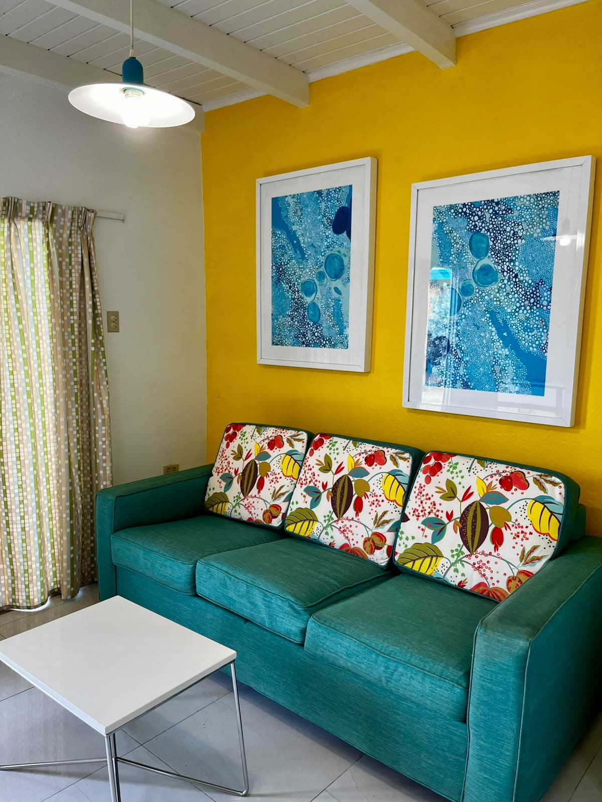 STUNNING STUDIO AVAILABLE NOW - Nirvana Suites — photo 1