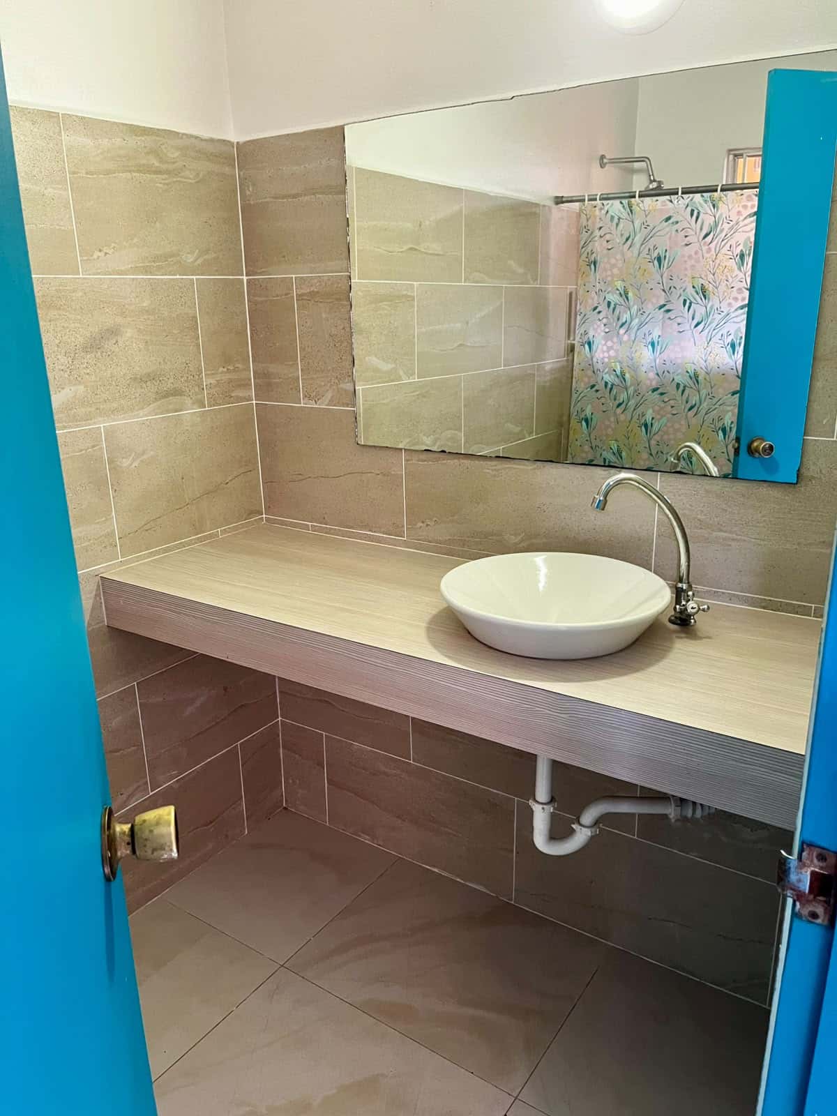 STUNNING STUDIO AVAILABLE NOW — photo 7