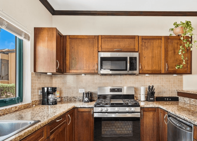 Resort-Style Living at Tierra del Sol | Long-Term Rental — photo 8