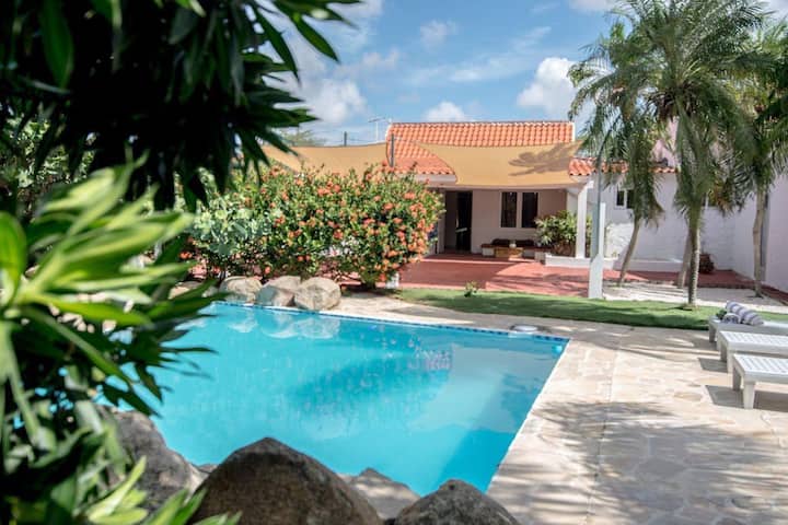 5 bedr Home in Aruba Santa Cruz With Pool — photo 1