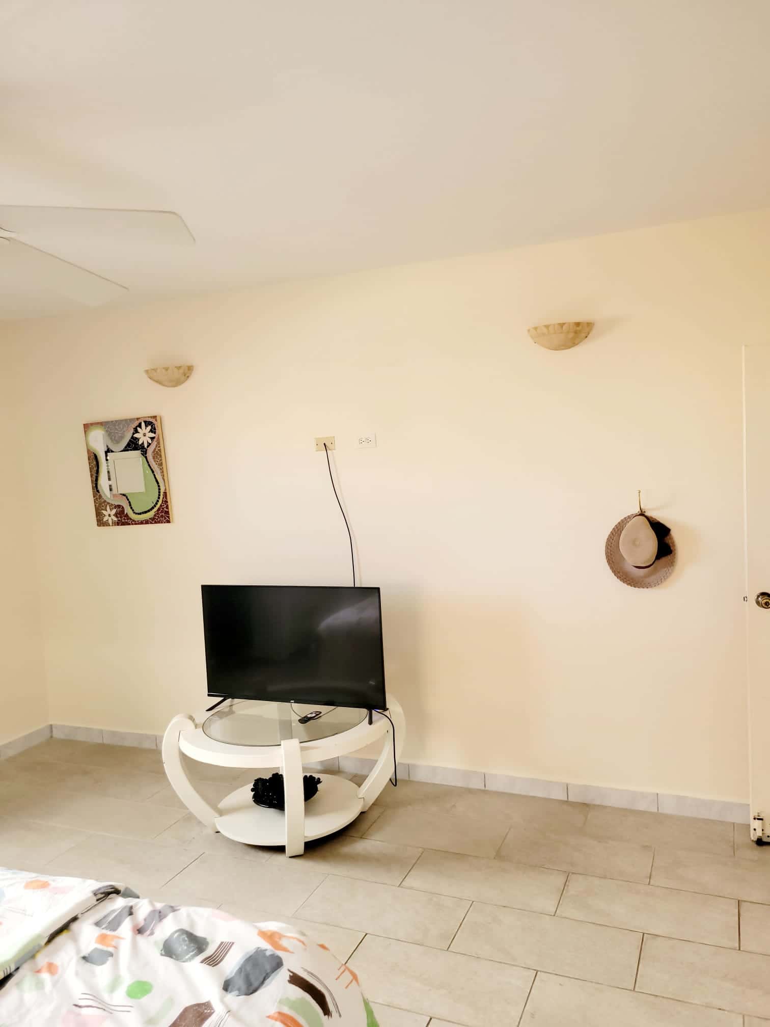 3-Bedroom Home with Pool + back apartment in Bloemond — photo 12