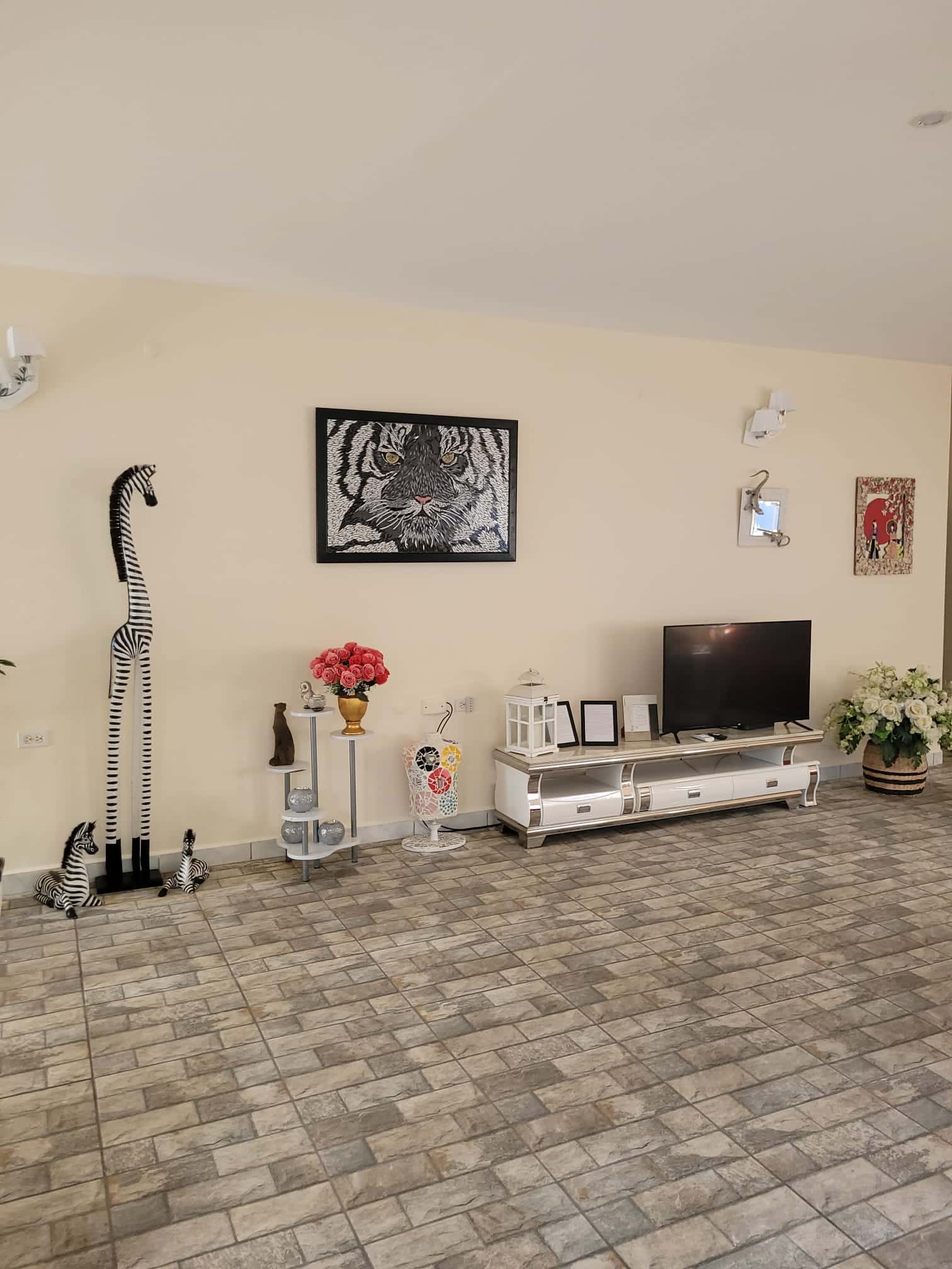 3-Bedroom Home with Pool + back apartment in Bloemond — photo 24