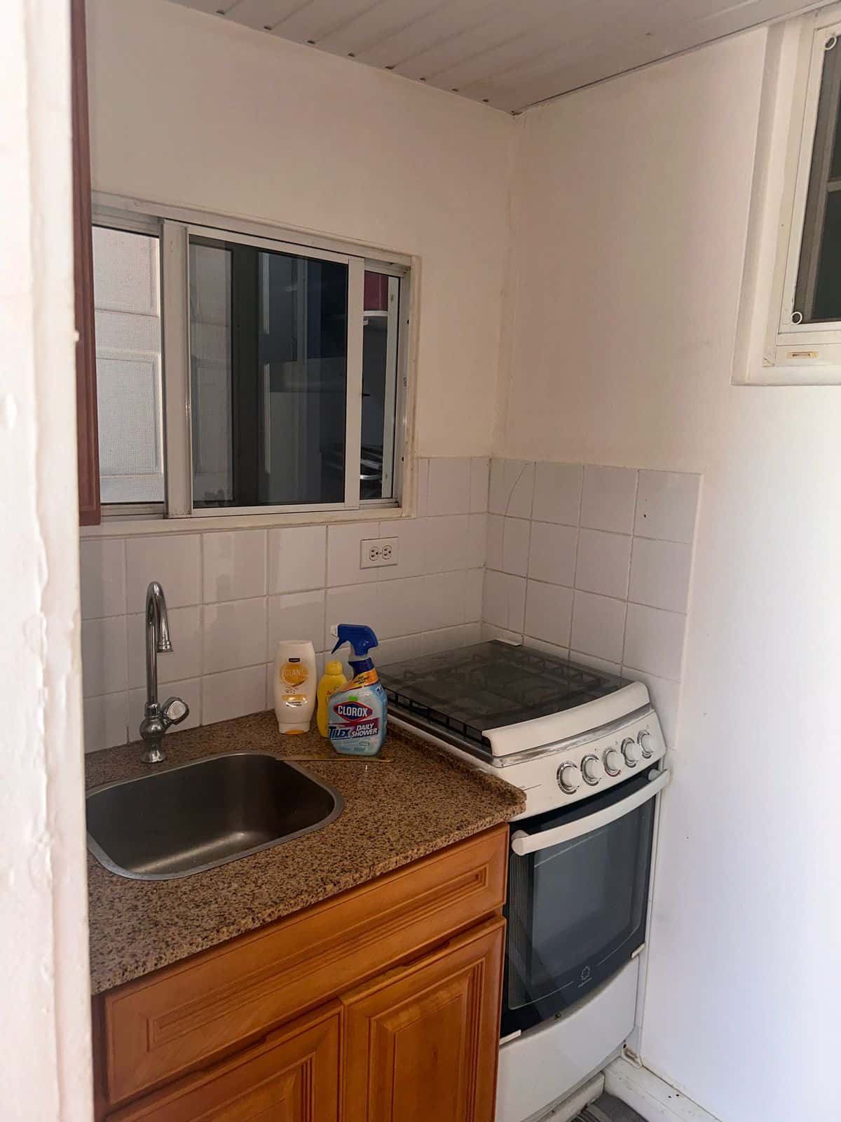 3-Bedroom Home with Pool + back apartment in Bloemond — photo 36