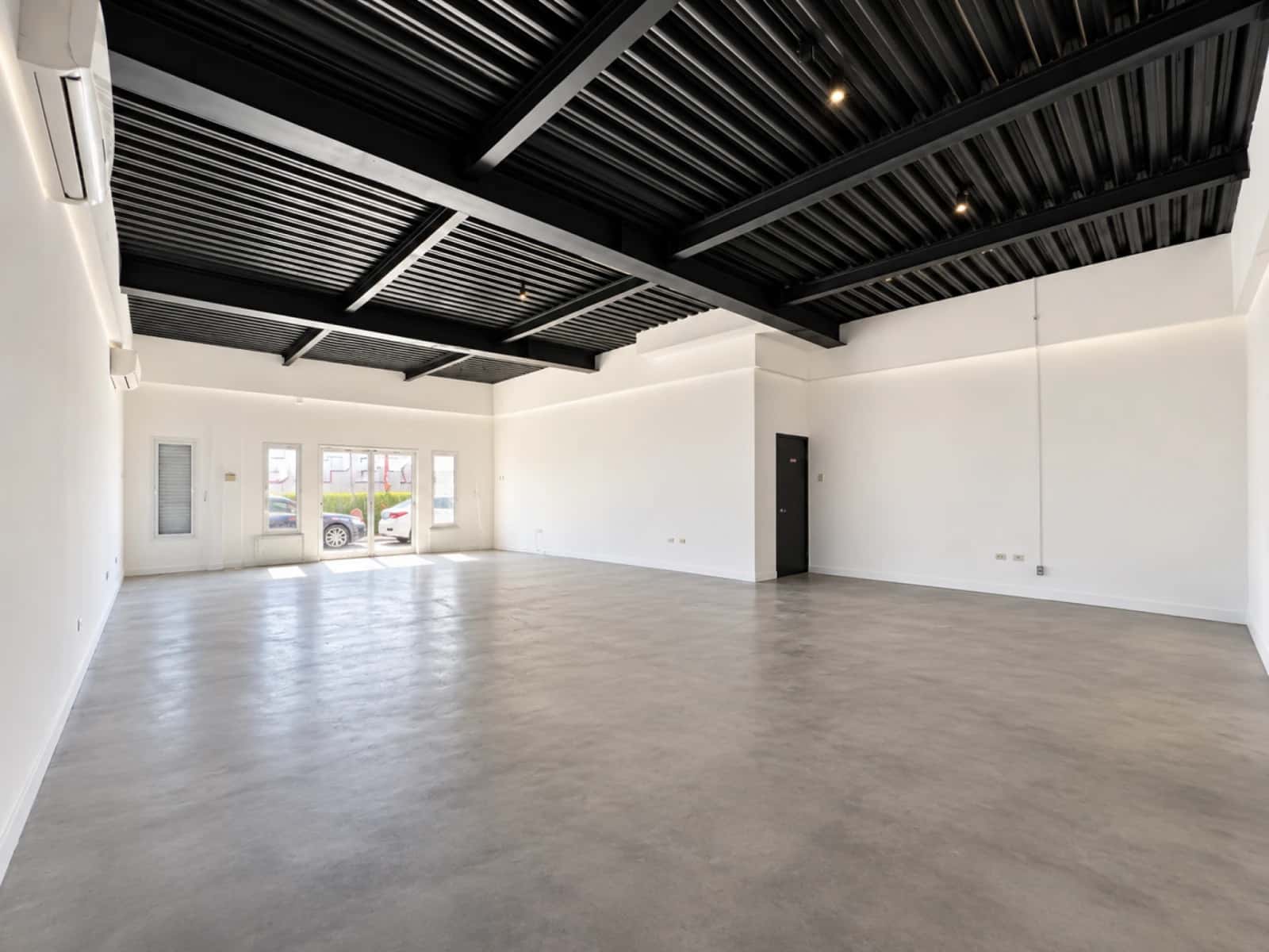 Commercial space in downtown Oranjestad — photo 2