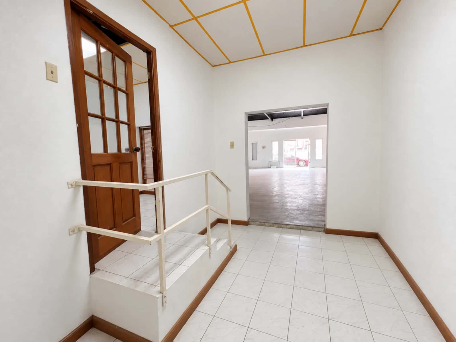 Commercial space in downtown Oranjestad — photo 19