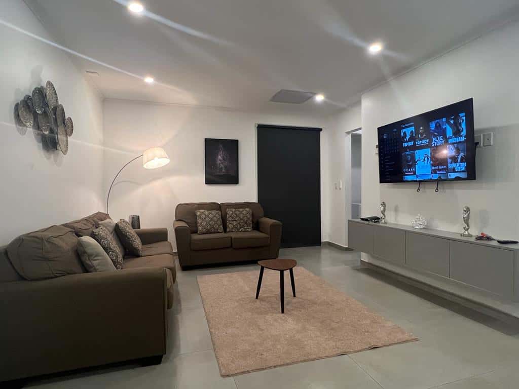 2 bedroom, Solito — photo 2
