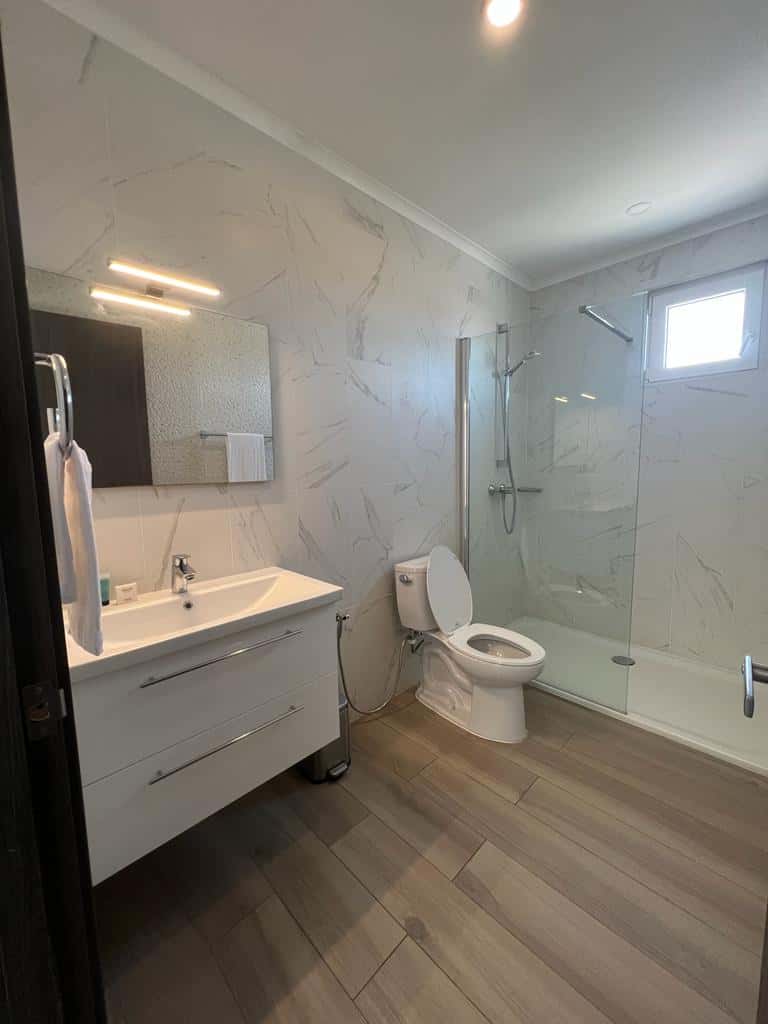 2 bedroom, Solito — photo 8