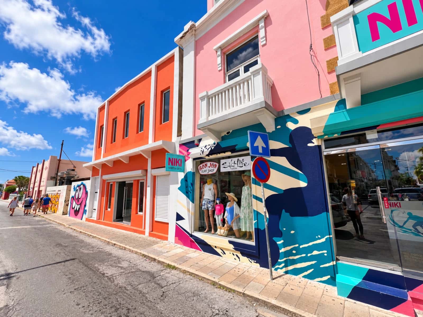 Top Floor 3-Bedroom Apartment for Rent in Downtown Oranjestad — photo 6