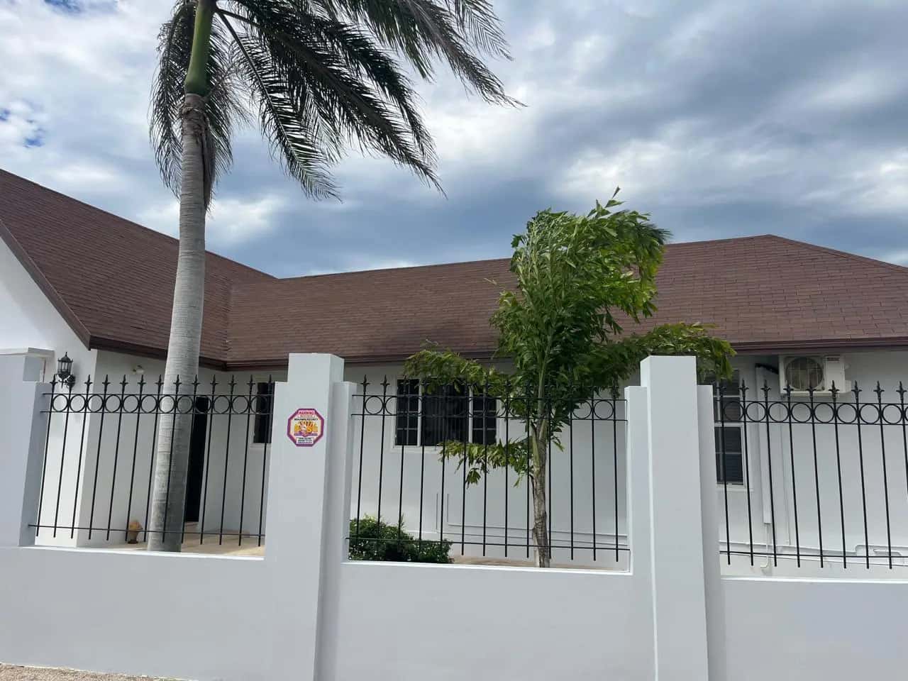 Beatrixstraat, Oranjestad - 3 bedrooms 3 bathrooms — photo 1
