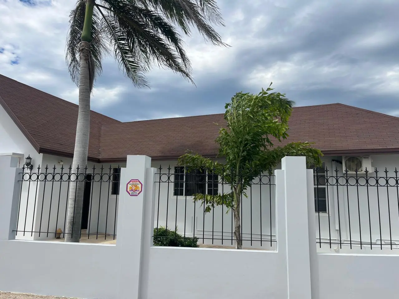 Beatrixstraat, Oranjestad - 3 bedrooms 3 bathrooms — photo 1