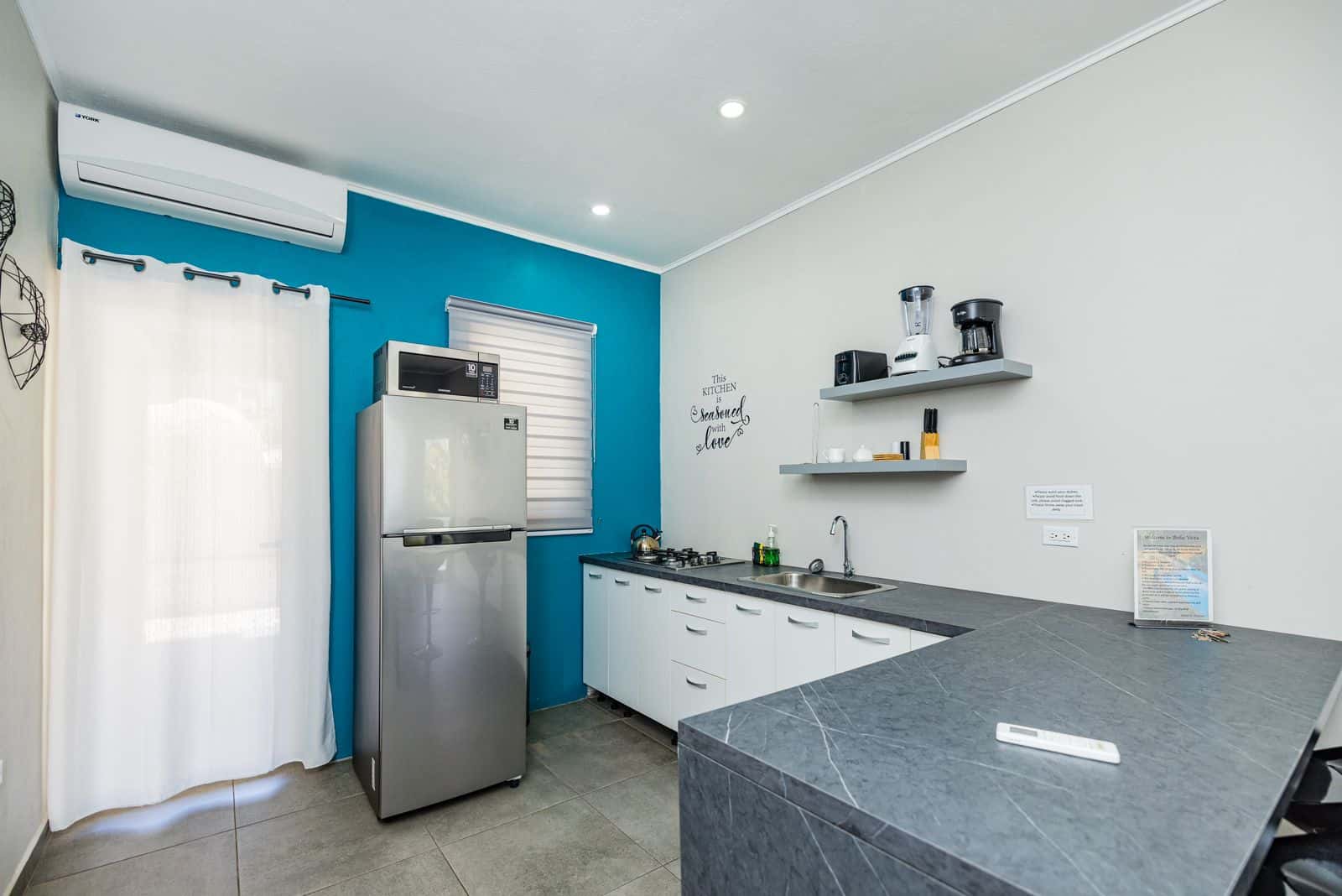 Vacation Rental Alto Vista Apartment — photo 8