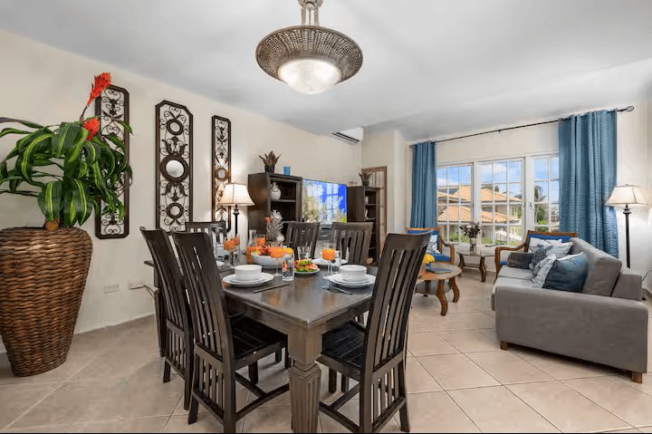 Elegant 3-Bedroom Villa in Palma Real, Poolside Living in Palm Beach — photo 4