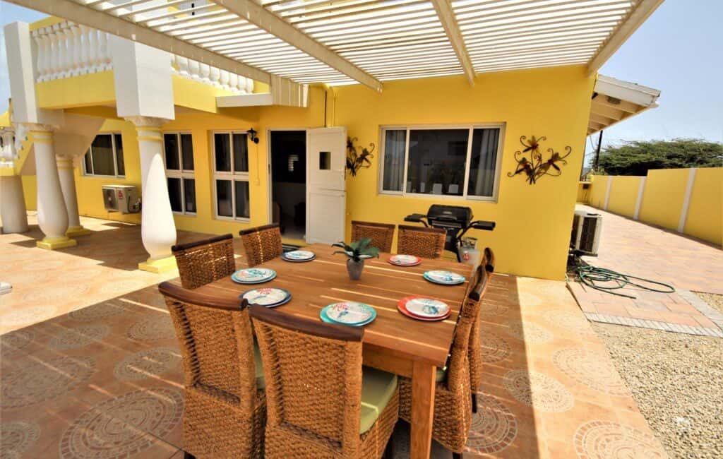Palm Beach, Walking distance to Beach, shopping malls, restaurants, from this Villa with Pool, Available January 1, 2023 — photo 5