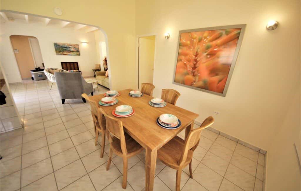 Palm Beach, Walking distance to Beach, shopping malls, restaurants, from this Villa with Pool, Available January 1, 2023 — photo 6