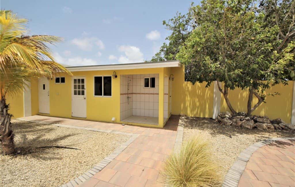 Palm Beach, Walking distance to Beach, shopping malls, restaurants, from this Villa with Pool, Available January 1, 2023 — photo 9