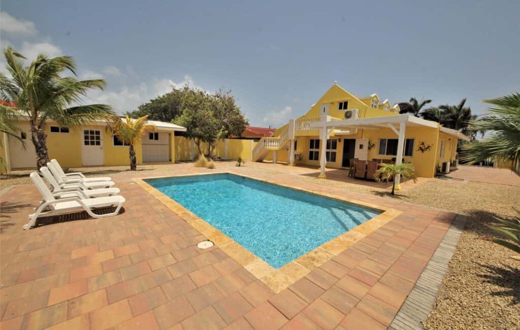 Palm Beach, Walking distance to Beach, shopping malls, restaurants, from this Villa with Pool, Available January 1, 2023 — photo 3