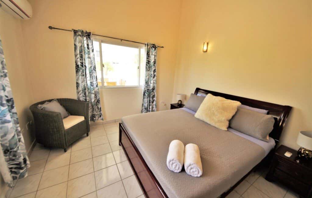 Palm Beach, Walking distance to Beach, shopping malls, restaurants, from this Villa with Pool, Available January 1, 2023 — photo 11