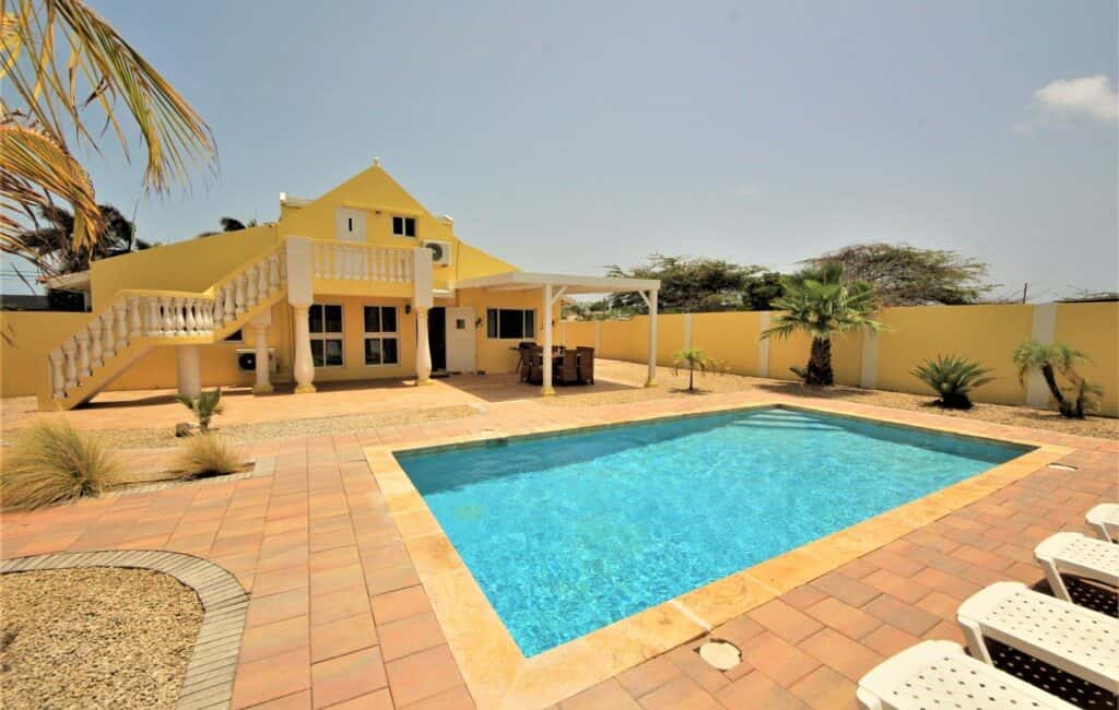Palm Beach, Walking distance to Beach, shopping malls, restaurants, from this Villa with Pool, Available January 1, 2023 — photo 4