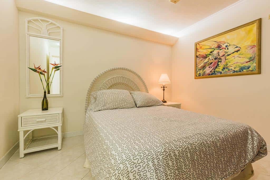Palm Beach Apartment — photo 8