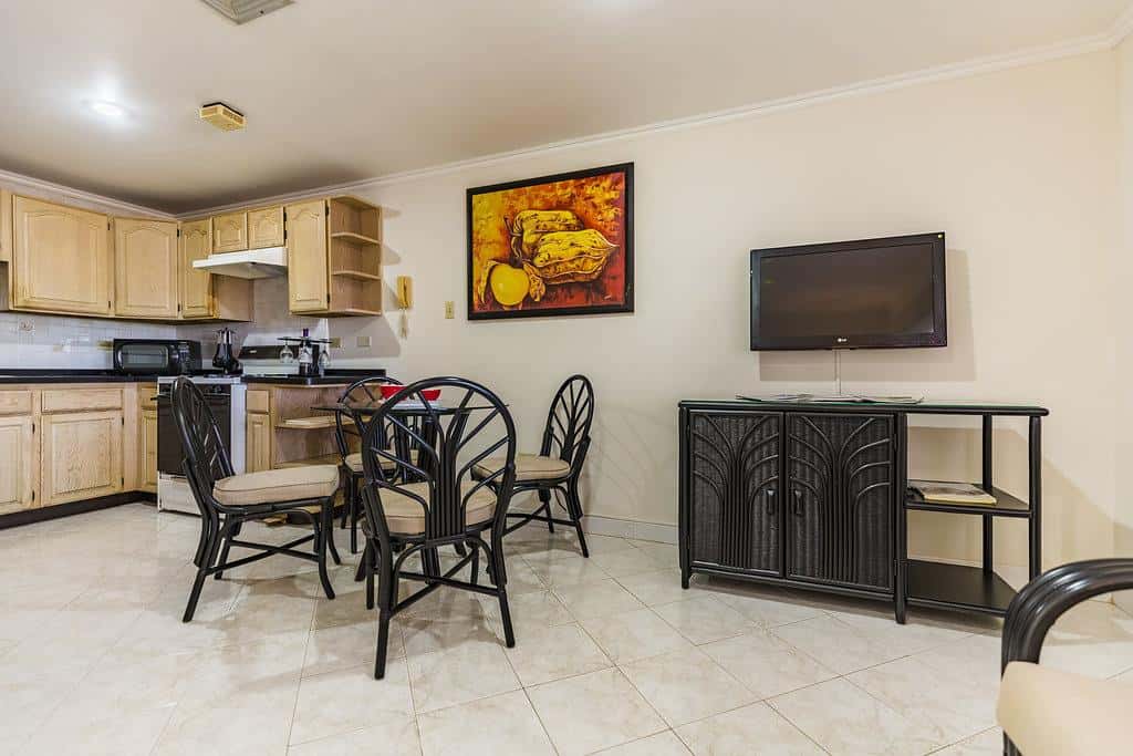 Palm Beach Apartment — photo 14