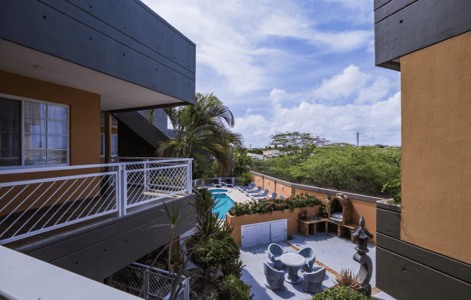 Palm Beach Apartment — photo 28