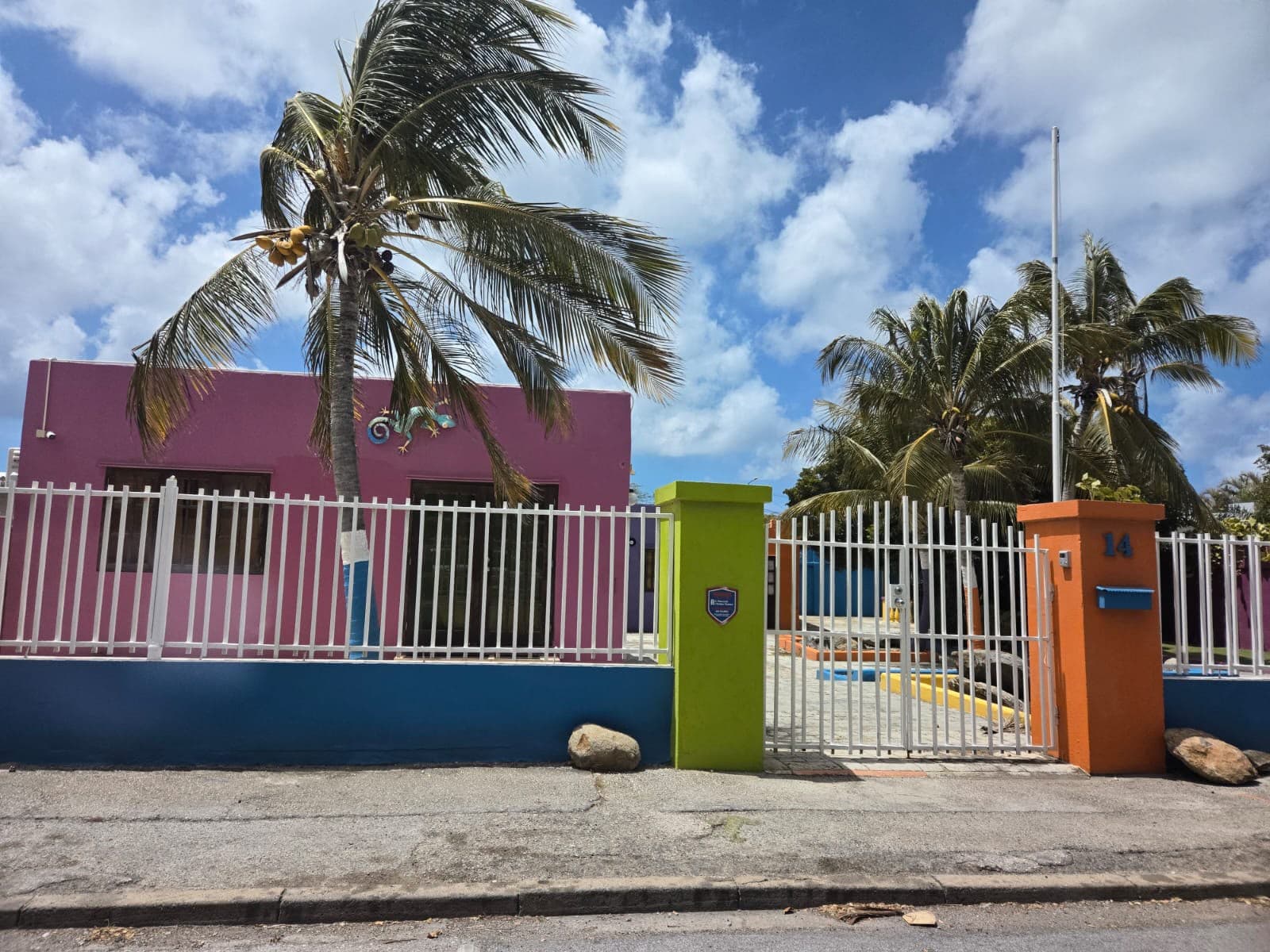 COMMERCIAL OR RESIDENTIAL PROPERTY FOR RENT – MON PLASIER, ARUBA — photo 1