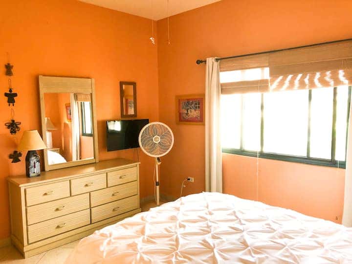 Fabulous 3-Bedroom condo close to everything! — photo 9