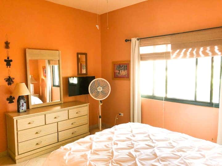 Fabulous 3-Bedroom condo close to everything! — photo 10