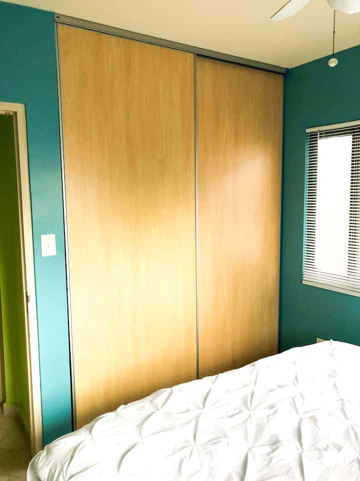 Fabulous 3-Bedroom condo close to everything! — photo 12