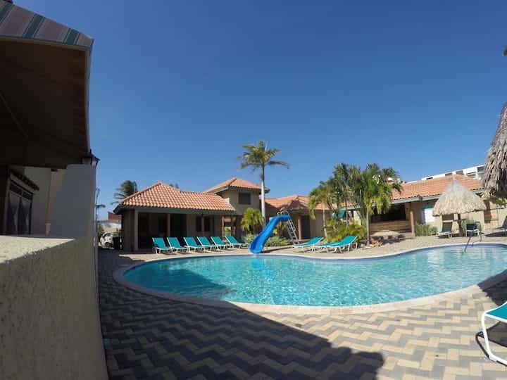 Fabulous 3-Bedroom condo close to everything! — photo 23