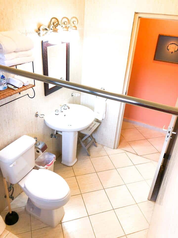 Fabulous 3-Bedroom condo close to everything! — photo 25