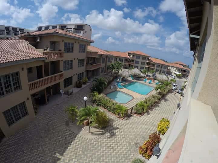 Fabulous 3-Bedroom condo close to everything! — photo 33