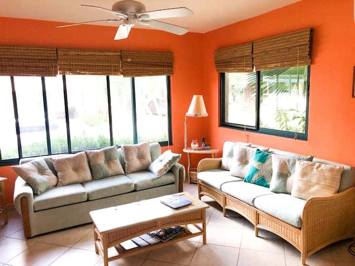 Fabulous 3-Bedroom condo close to everything! — photo 2