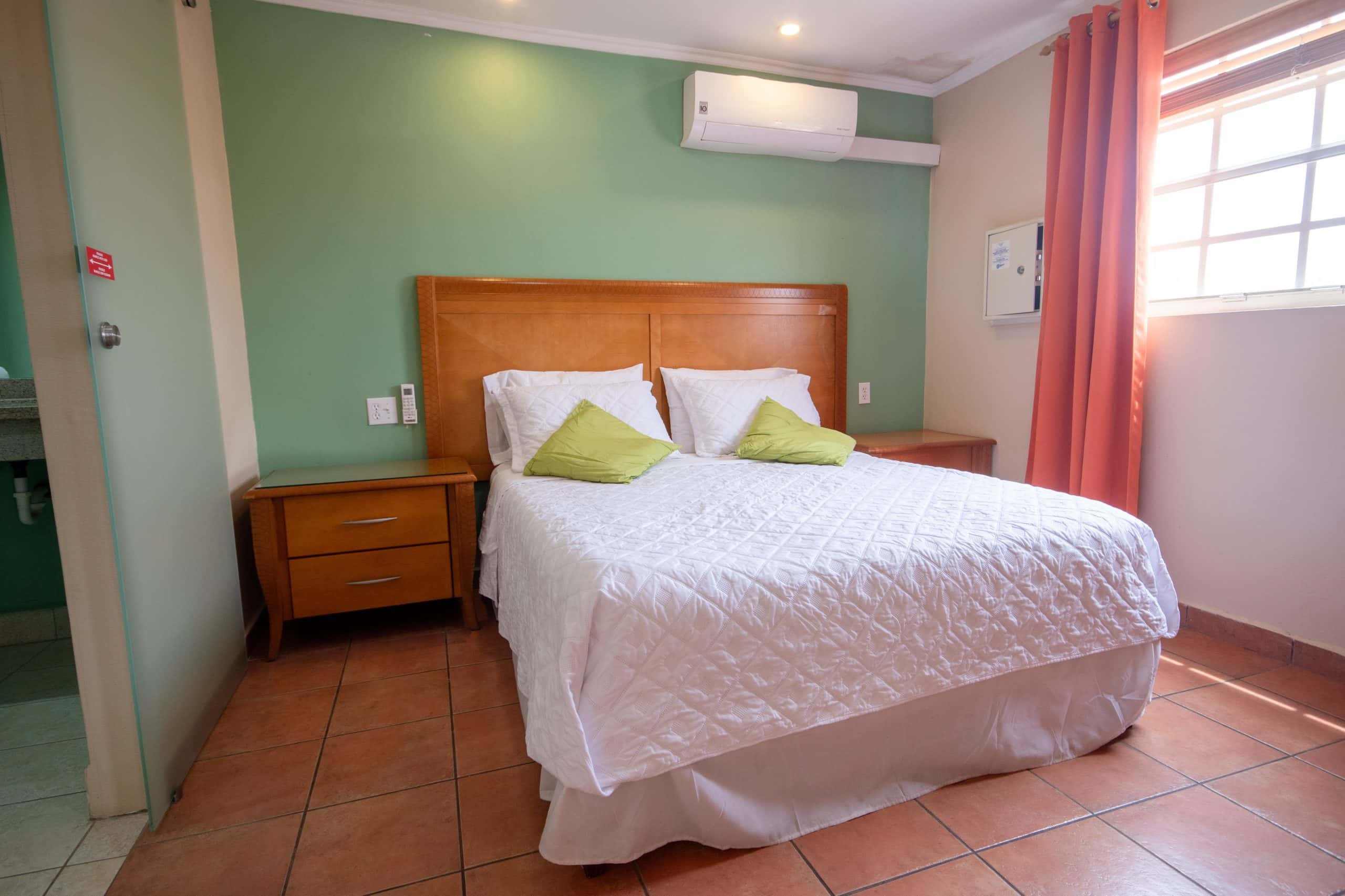 2 bedroom apartment at Punto di Oro with community pool everything included — photo 11